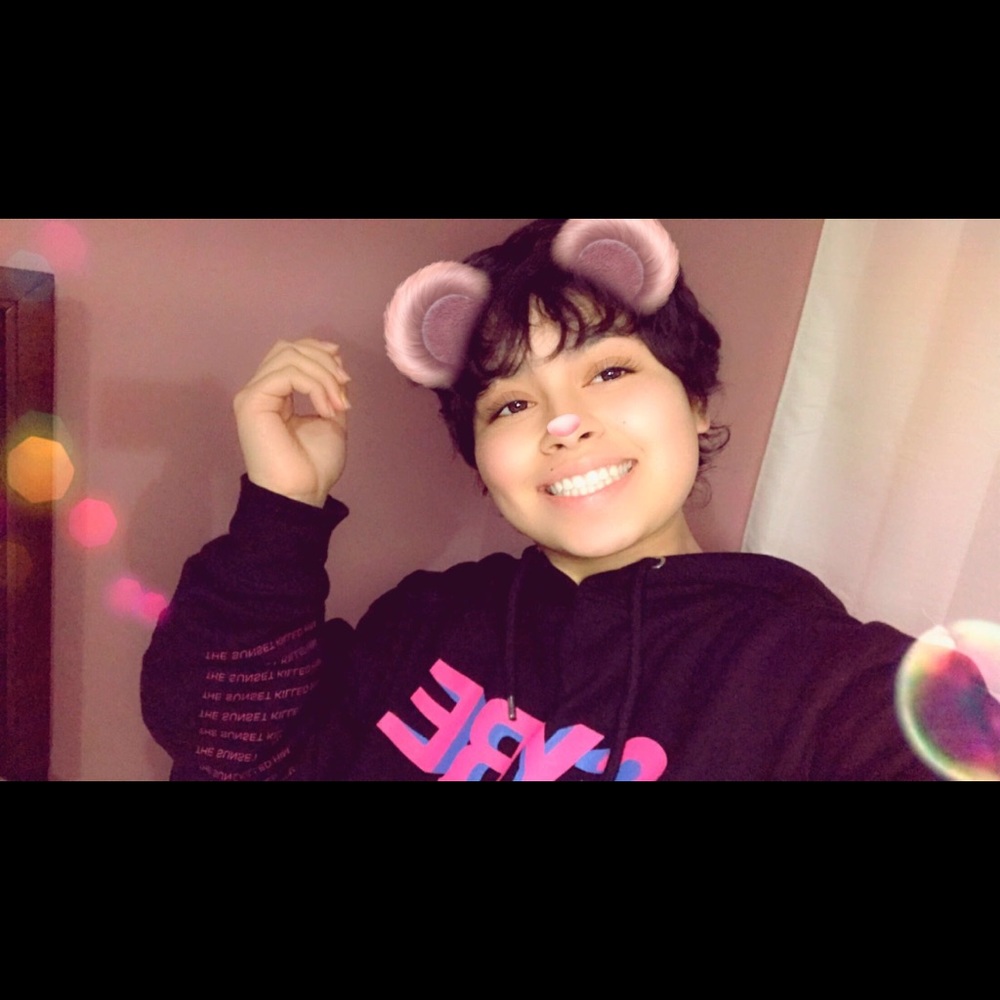 Meet your Posher, Selena